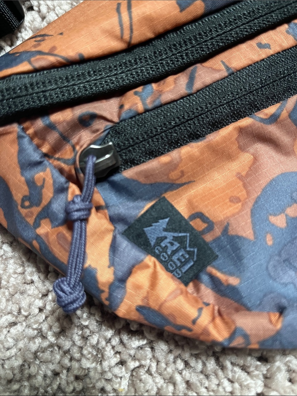 REI Fannypack - Picture 2 of 5